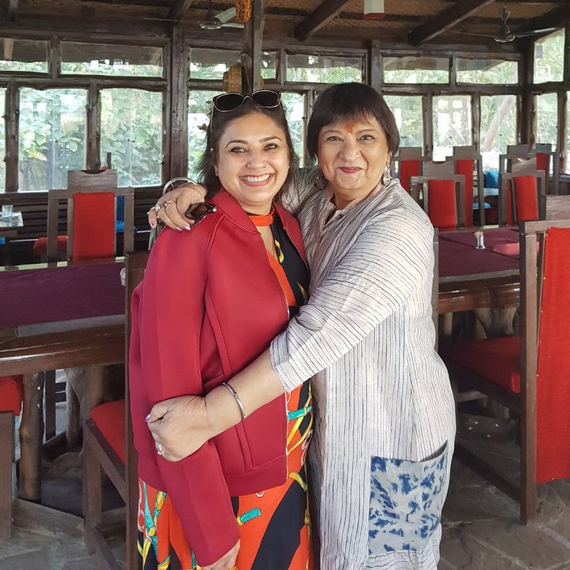 16_sumi's tweet image. Smt. Bharati Achrekar Ji (Indian Marathi and Hindi Theatre, Film and Television Actress) with Dr. Sumi Gupta.

#BharatiAchrekar #indianmarathi #HindiTheatre #filmandtelevisionactress #doordarshanshow #waglekiduniya #nayipeedhinayekisse #hindidrama #apneparaye #BasuChatterjee