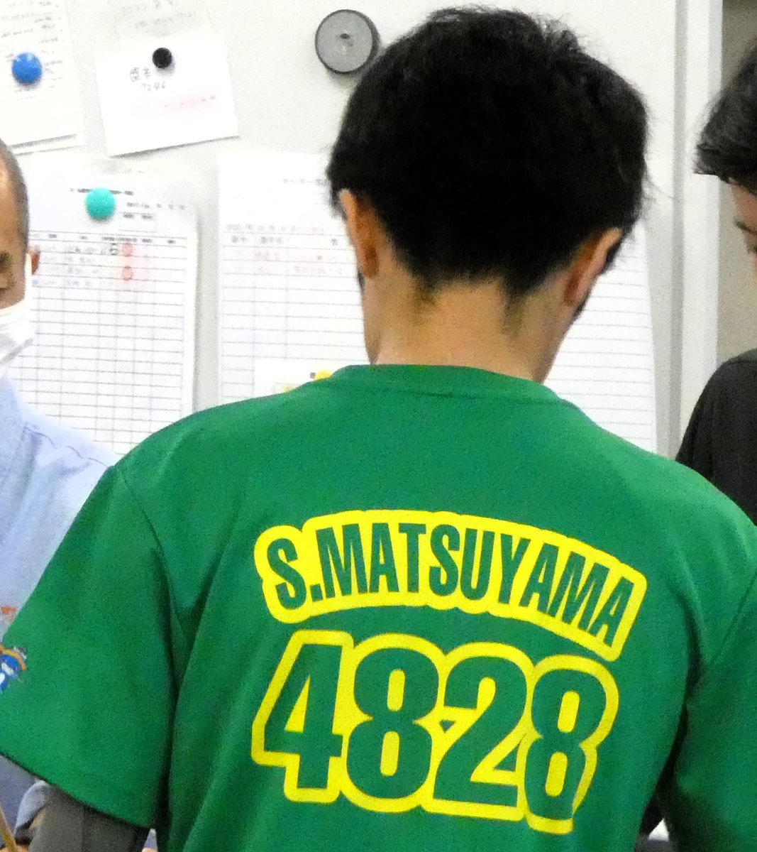 hochi_boatrace's tweet image. ＧⅢ　つるやパン提供　第１０回みんな大好き！サラダパン賞（１３日・ボートレースびわこ・前検日）
 
今節は、選手に特製Ｔシャツが配布されているようです
地元の ＃松山将吾 選手は気に入ったのか、ピットでお披露目🥰
背中に登録番号がシャレオツですわ～
 #ボートレース
#びわこ…