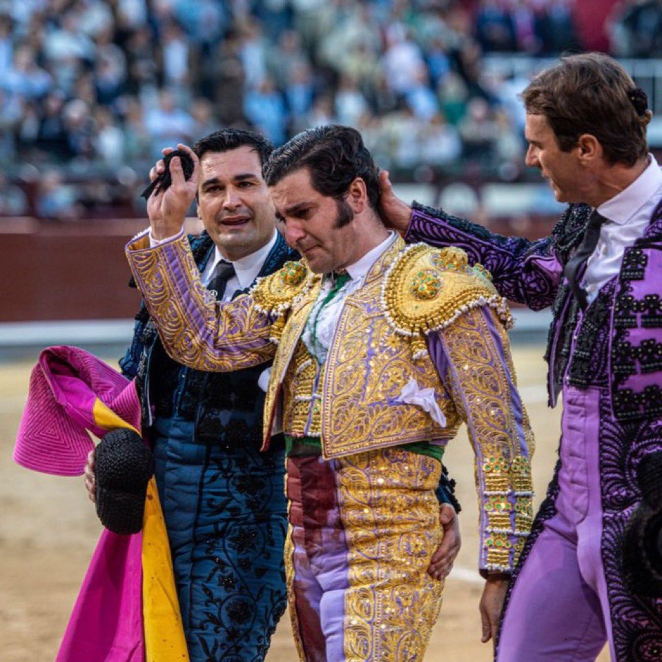 Sigo asimilando lo que pasó ayer, se va el mejor torero de la historia. Morante deja un vacío tremendo en la tauromaquia, que va a ser imposible de rellenar. Es un torero eterno e irrepetible, yo le podré decir a mis nietos que vi torear a Morante de La Puebla.