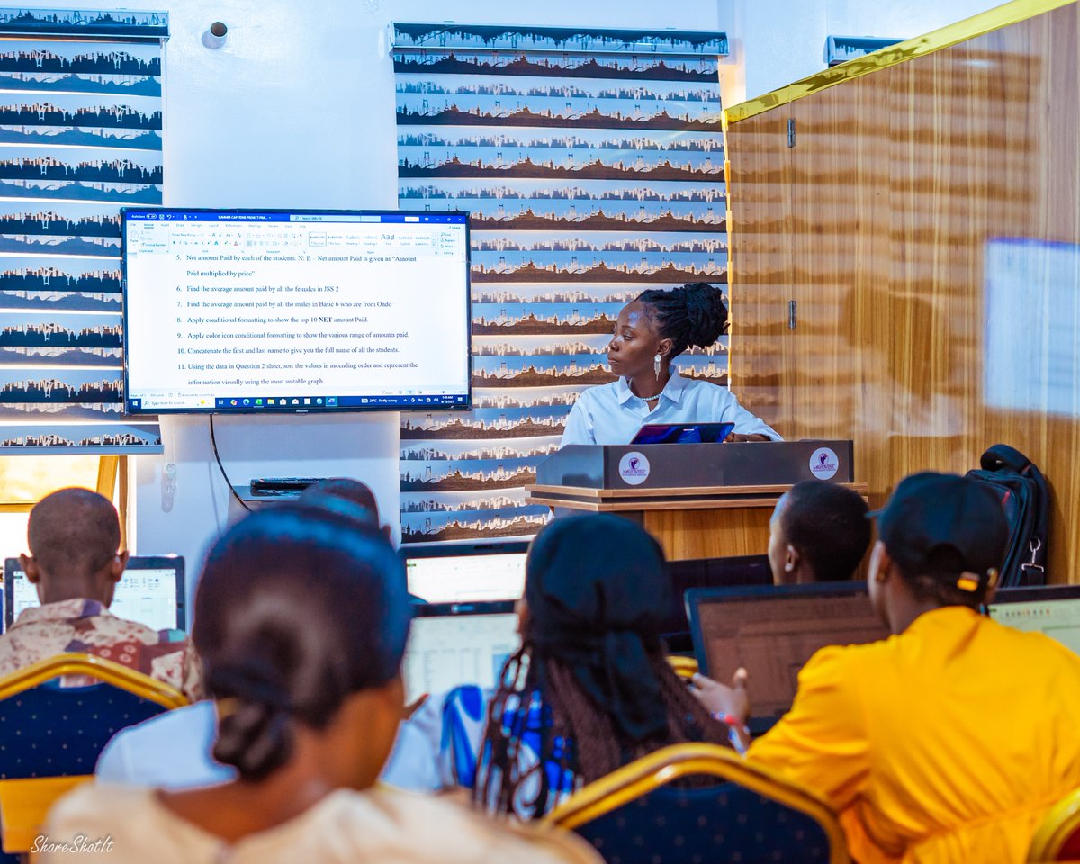 Mayovestconsul1's tweet image. Last week, we said every skill starts with the decision to begin.

Today, we’re seeing it come to life! 🚀

Throwback to our last cohort, the same energy we’re bringing into our new training kicking off today. 

#MotivationMonday #TechWithMayovest