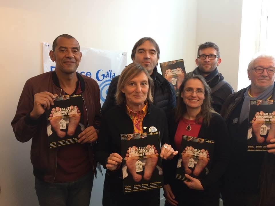 PatrickFavrel's tweet photo. #SCMR & #RDR : ouverture de la salle de #Paris octobre 2016
▶️ Il était une fois le collectif du 19 mai organise à #Asud en,..2008
Le but
Une vraie fausse salle de consommation à risque réduits https://t.co/Joem1Jy6wl