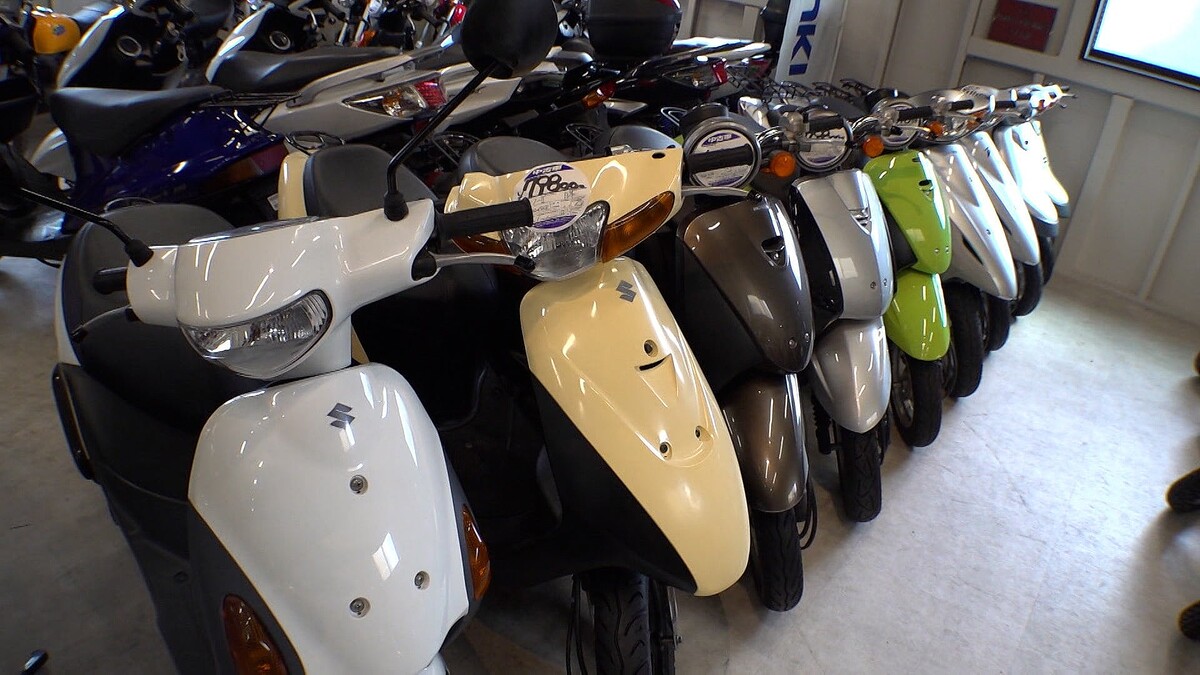 livedoornews's tweet image. 【不安の声】「50cc原付」国内メーカー10月で生産終了 背景に“排ガス規制”
news.livedoor.com/article/detail…

排ガス規制に合わせた50ccのバイクを作ろうとすると、生産コストが高くなるという。なお、今回の規制に合わせ、普通免許でも125cc以下で最高出力を4kW以下に抑えたものには乗れるようになる。