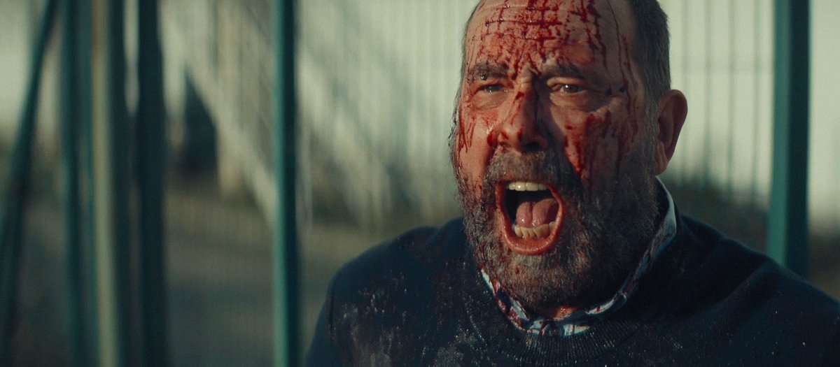 Abel Ferry macht europäisches Genrekino. Genre: Manhunt-Filme.

Und das kann er durchaus: "Squealers" verfolgt einen konsequenten Spannungsbogen, der funktioniert, findet Michael Kathe: splatting-image.com/2025/10/nifff-…

#AbelFerry #Gibier #squealers