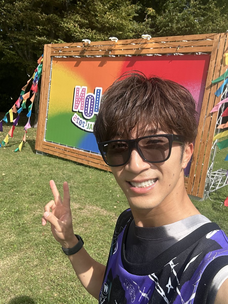 WEareWEST7's tweet photo. 🕶️
#WESSIONフェスの裏側📸 https://t.co/SErvqjQPqu