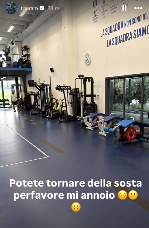 raffaelecaru's tweet photo. Save Thuram 🤣⚫🔵 https://t.co/T5iM4Eg6Hj