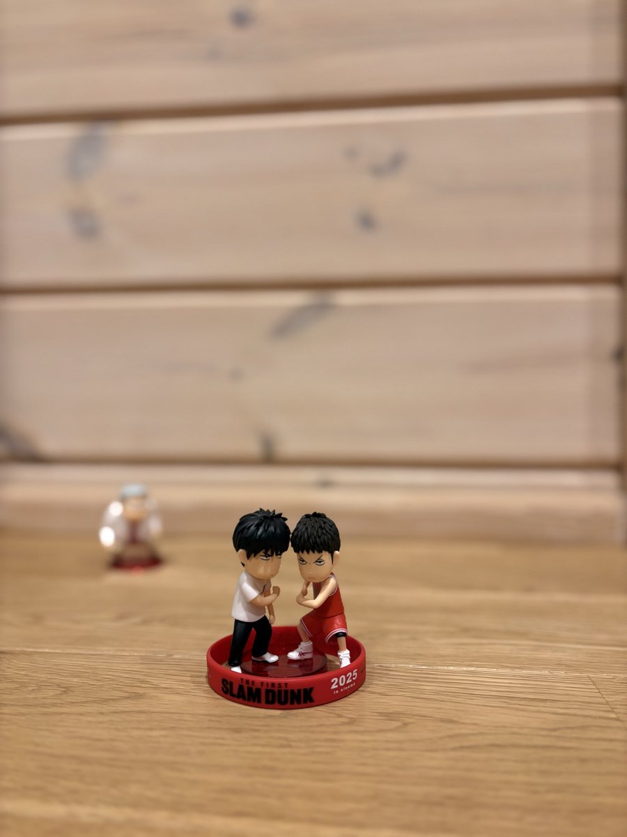 愛しきいのちをお迎え♡
二人セットで並べると、ちゃんとポーズもリンクしててかわゆい。
後ろにさりげなく流三にガッツポーズする先生を添えて。