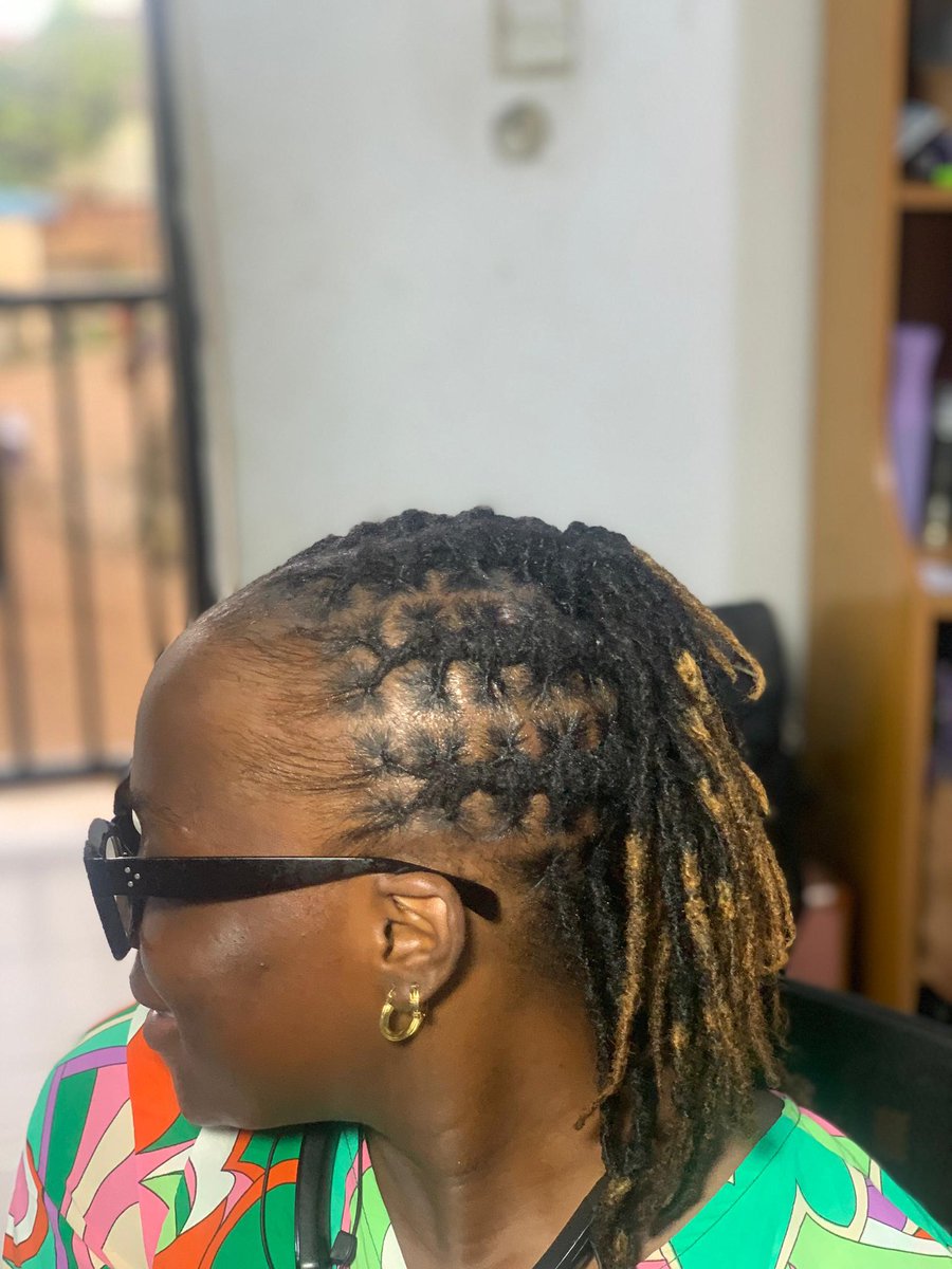 Relock your dreads with us

We’re the best hands in town.