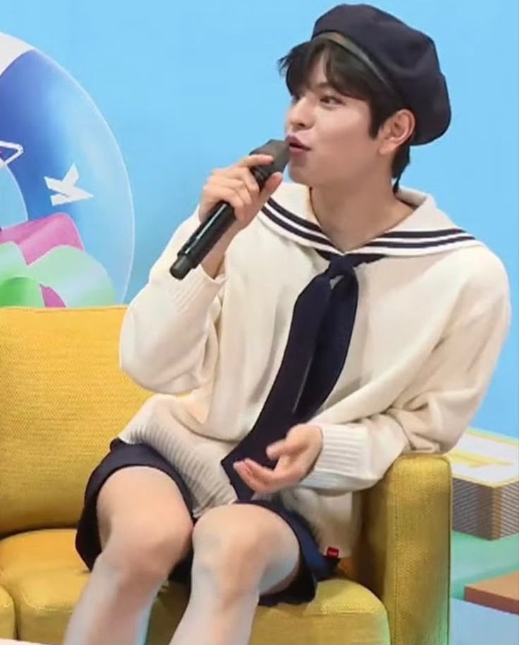 bbychanmin's tweet image. legs                                            leg opener