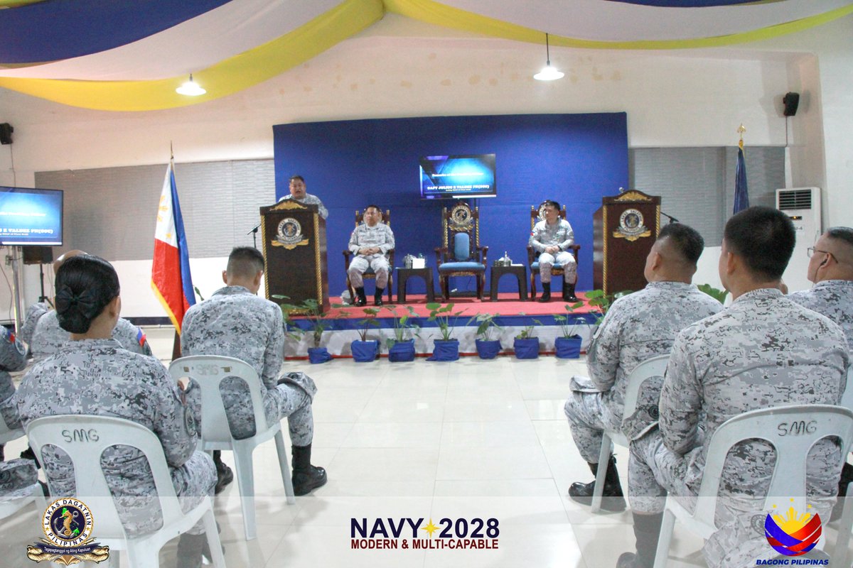 PhilFleet's tweet image. Fleet welcomes new Internal Auditor
See full report here:
facebook.com/share/p/1MdS2M…
#PhilFleetVanguardofOurSeas
#ModernandMultiCapablePHNavy
#OneAFPOnePhilippines
#StrongAFPStrongPhilippines
#AFPyoucanTRUST
#SundaloSalamatSaSerbisyo