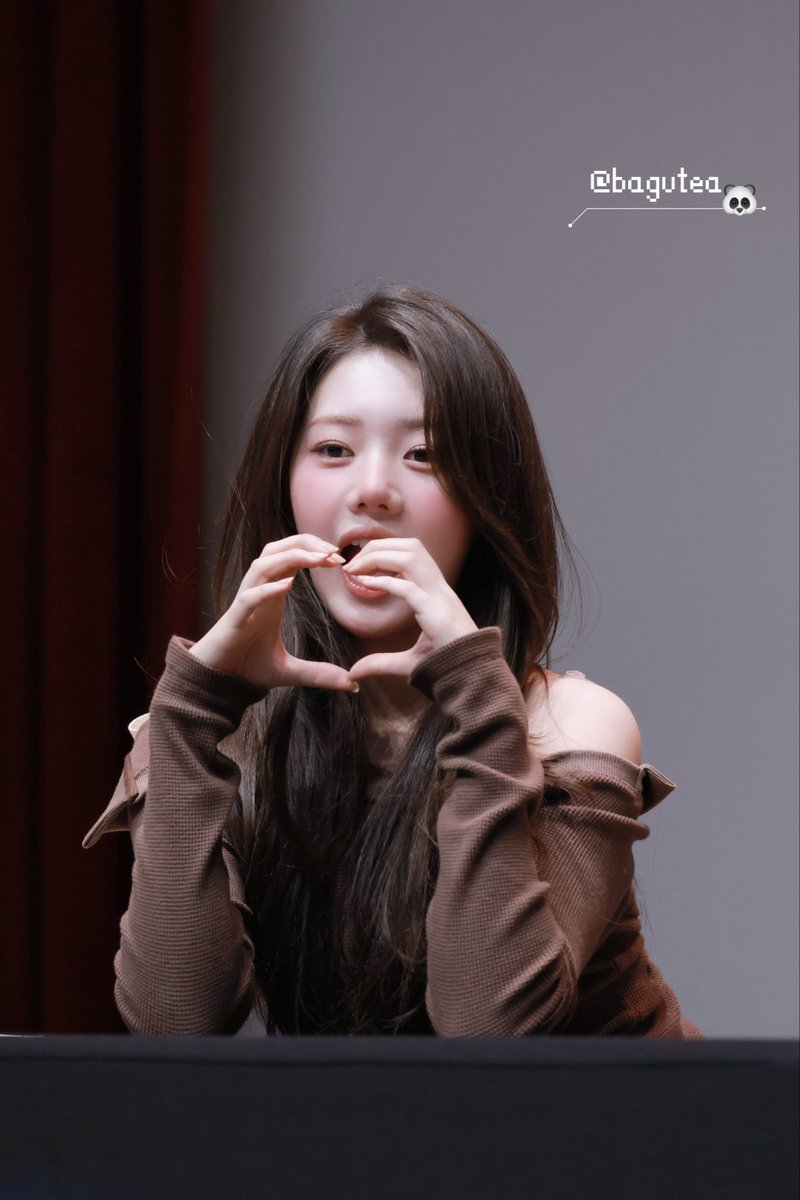 bagutea080814's tweet photo. 🐼
사랑하니까 예뻐지고,  
예뻐서 또 사랑하게 돼 🫶

오늘도 사랑스러워 💌
#로라 #Rora #BABYMONSTER #BAEMON  
#BABYMONSTERRora #로라팬싸 #BABYMONSTER팬싸  
#RoraFanSign #baby_monster #バビモン #로라짱 https://t.co/x3XhXLnuJR