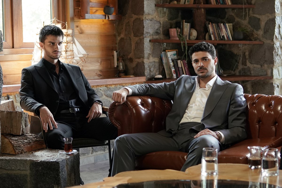 gozlerikaradnz's tweet image. Azil bir seçim yapmak zorunda! 💣
Yeni bölümden kareler 📷 atv.link/086930 
#GözleriKaraDeniz @atvcomtr 
#gkd