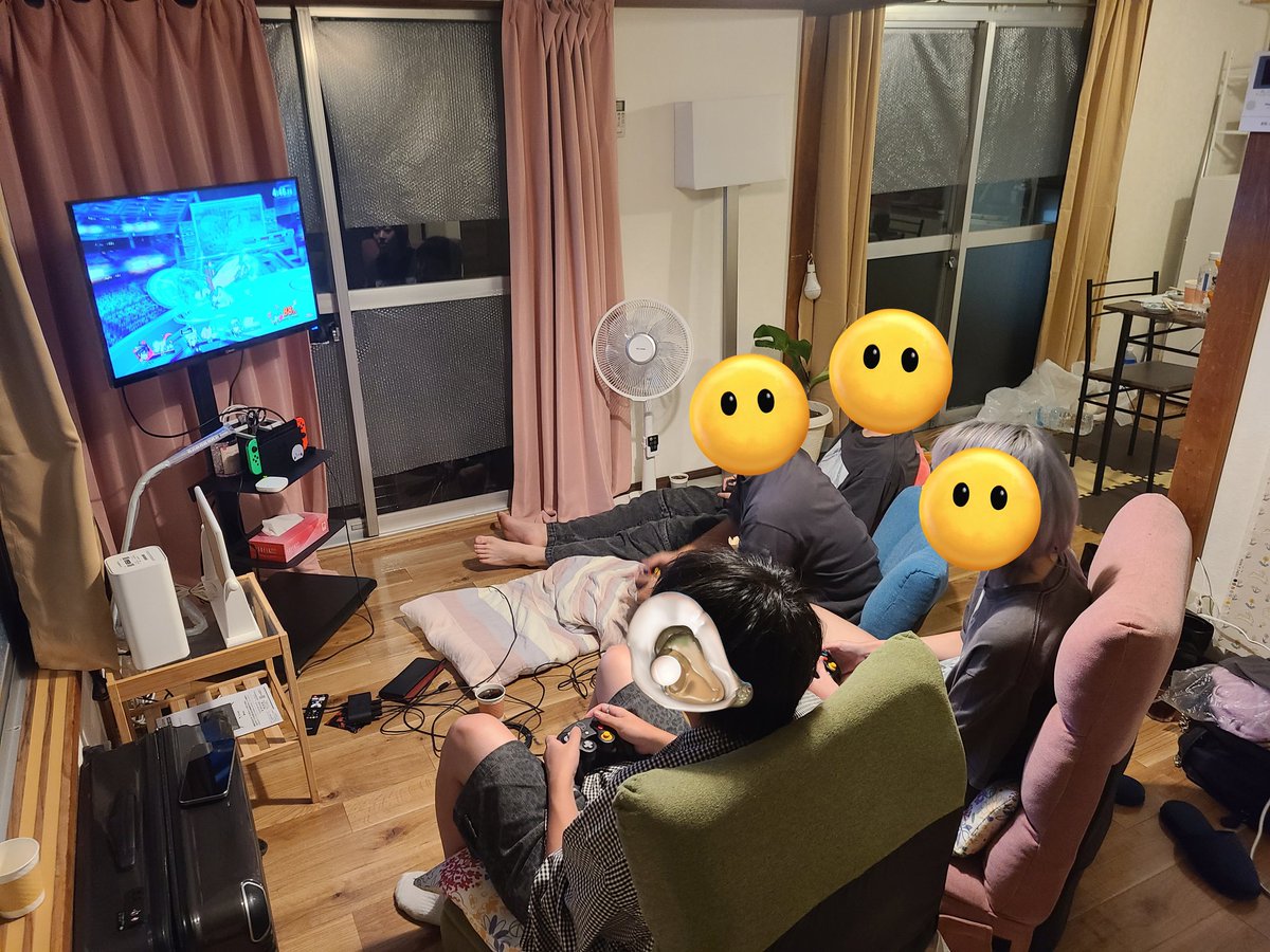 Kanji_SSBU's tweet photo. スマベース合宿楽しかった〜
やっぱスマブラは楽しいなぁ

スマ知識：しじみさん、実はだいぶ優しい https://t.co/zSty5iWQB3