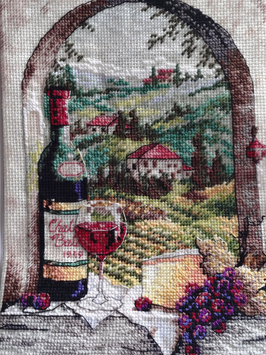 momorimo193031's tweet image. DIMENSIONS
Dreaming of Tuscany

5月から刺し始めたこのキット。
ようやく完成🙌ﾔｯﾀ‐
布は硬いし、全然進んだ気がしなくて心折れそうになりながら、苦手なバックステッチもがんばりました！
これはワイン好きにプレゼント(押し付け)します🍷

#crossstitch
#クロスステッチ
#DIMENSIONS
