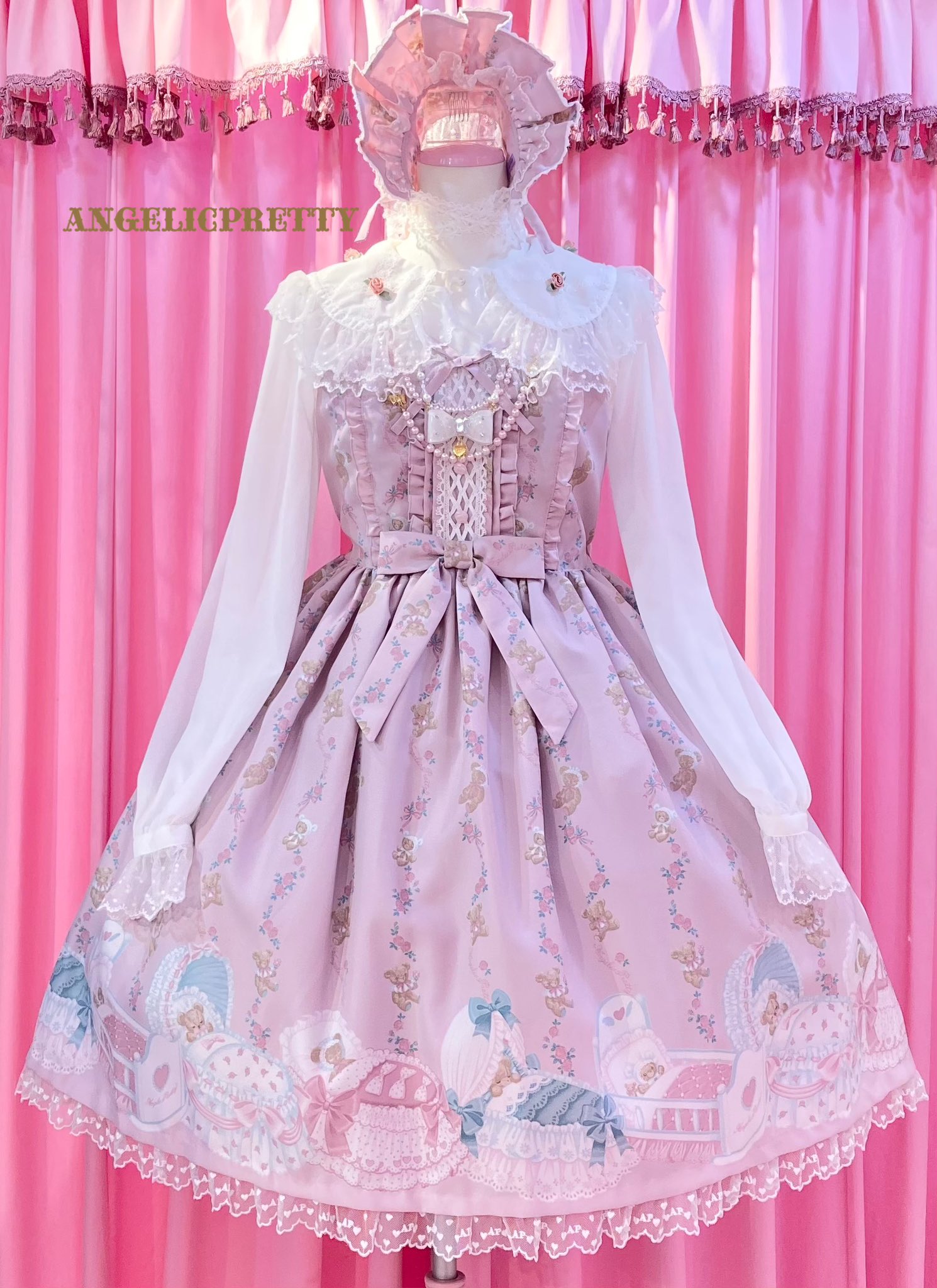 【激レア!希少✩】アンプリのパニエ内蔵式✩ピンクジャンパースカートです(^^)♡ 激レア!希少✩】アンプリのパニエ内蔵式✩ピンクジャンパースカート