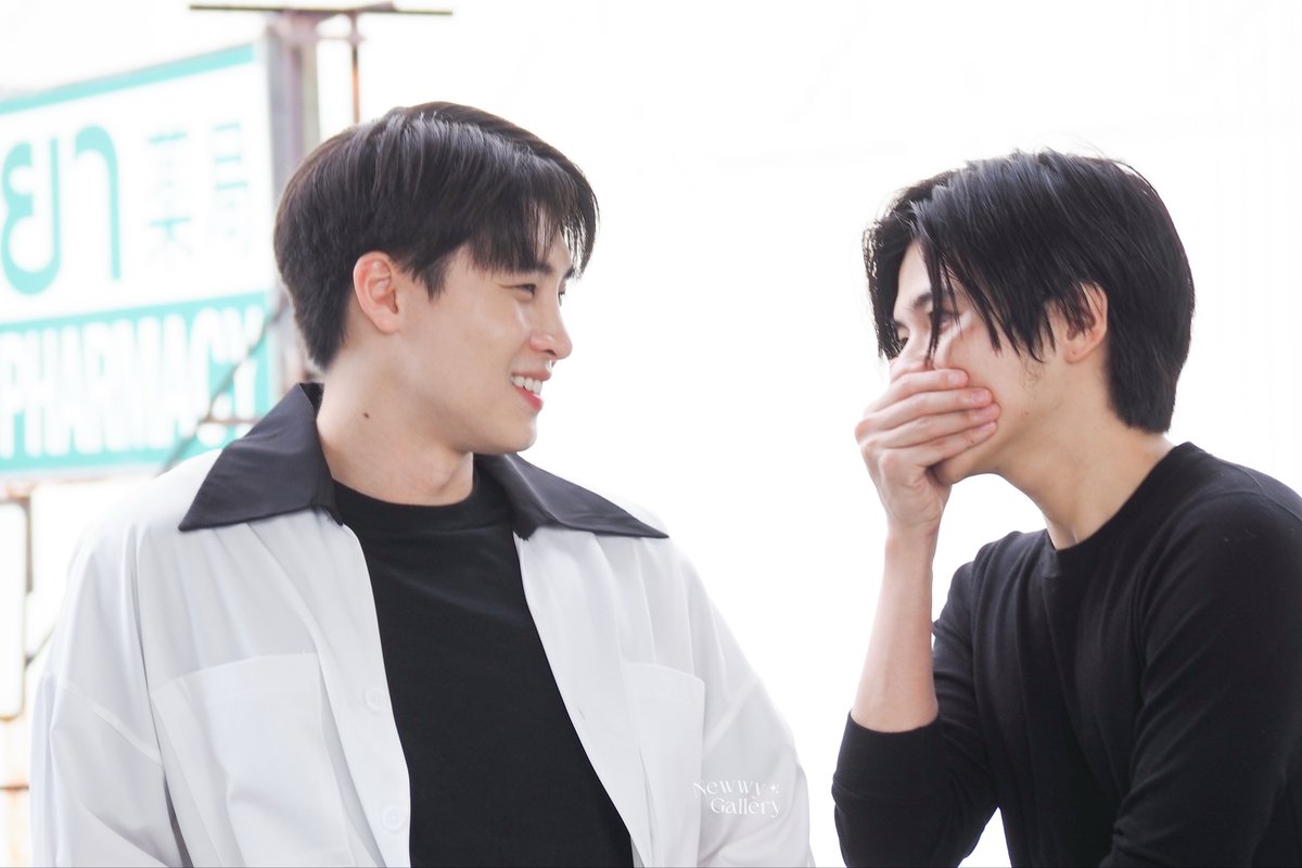 ละวันนี้คือไรทำไมแต่งตัวเป็นหมาเด็กกับพี่คนสวย
#Meanphiravich #คนของแปลน

  #7thAnniversaryWith2wish