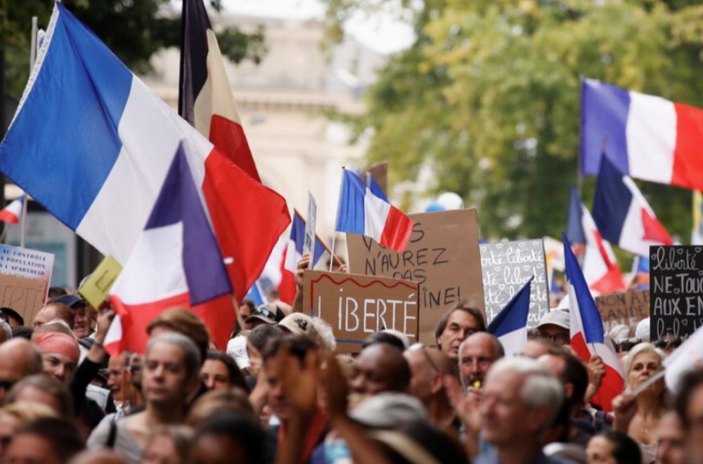 "How to be French 101"
 with Lucie Dhainaut.
Join us Tuesday, 14 October, 13.00-13.50, L013, Sutherland Building.