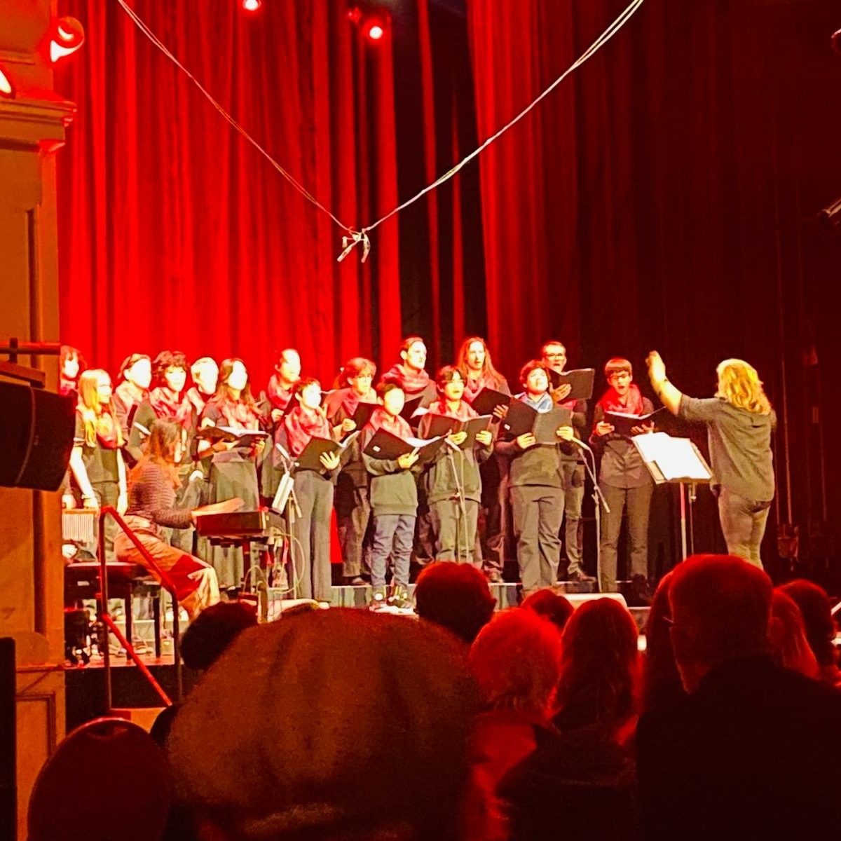 Our BBIS Secondary Choir wowed the jury at Berlin Chortreff 2025! 💙 Five songs, endless talent, and glowing feedback for their confidence, community, and creativity. 🎶 #WeAreBBIS #BBISMusic #BBISCommunity #BerlinChortreff2025