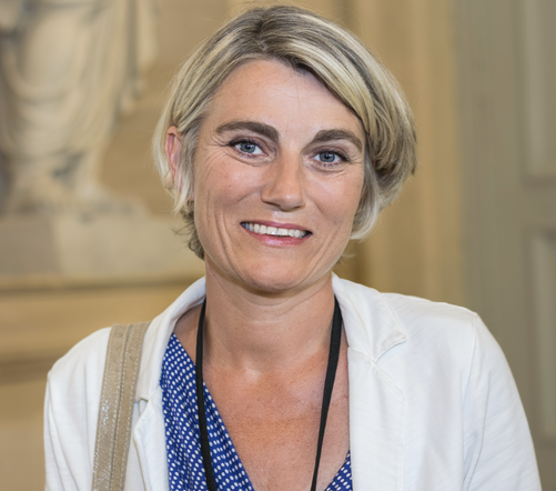 dreslincourt's tweet image. Assemblage de Tocards, de corrompus et de traîtres. 
Un cru macroniais !
Ministre du logement Jeanbrun : détournements de fonds publics, prise illégale d&apos;intérêts et  favoritisme.
Ministre de la santé Rist : 22 000 euros d&apos;avantages des laboratoires pharmaceutiques entre 2012 et…