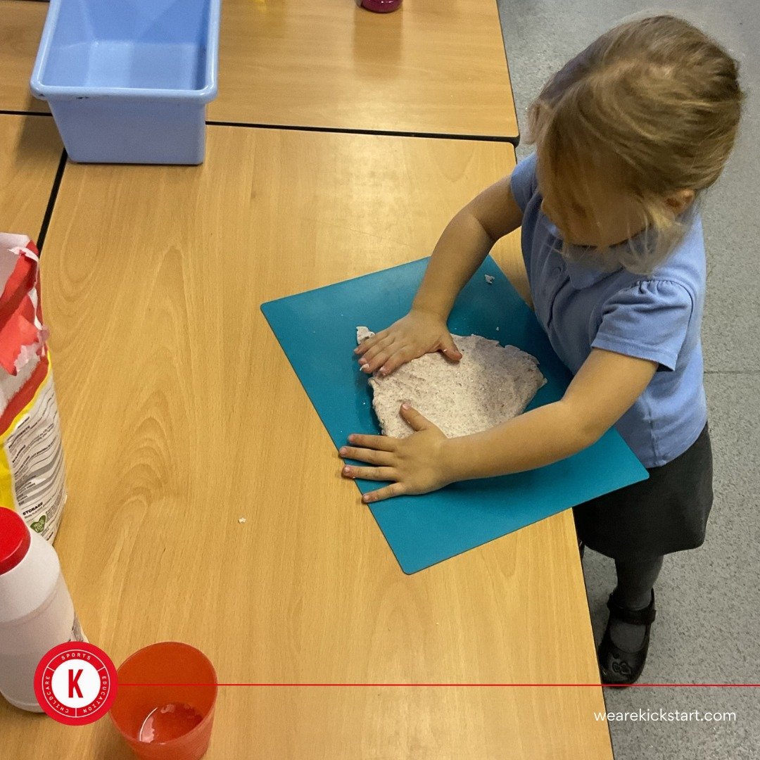 wearekickstart's tweet photo. 🎨 Creative fun at @BartonMossCPS! 🎨
The children have been busy making their own play dough and decorating it with glitter to make it unique and colourful! ✨💛
#BartonMossPrimary #CreativeKids #LearningThroughPlay #Kickstart #FunInSchool #Kickstart https://t.co/CB9LfX0iaX
