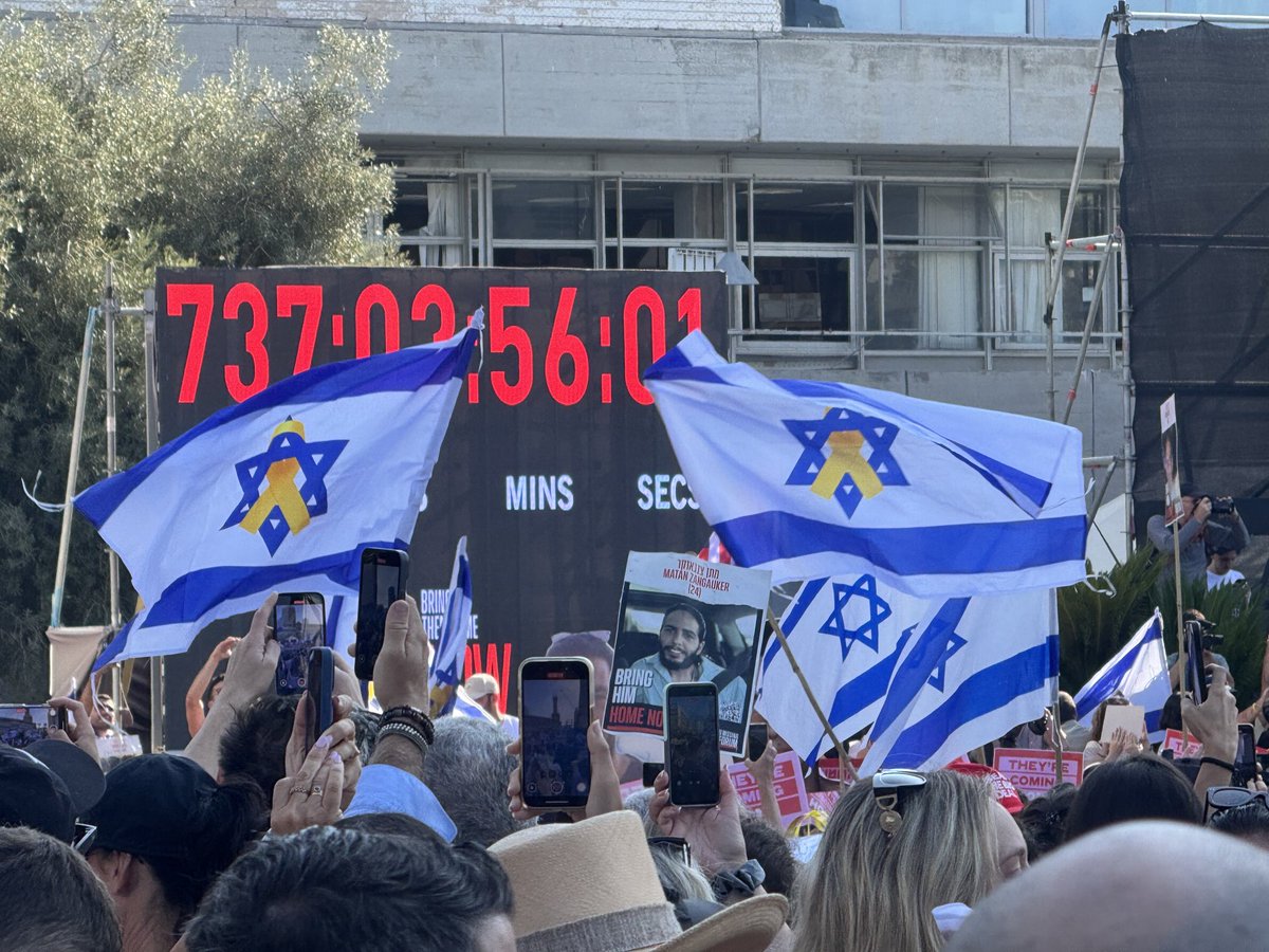 One of many wonderful scenes from Hostage Square this morning