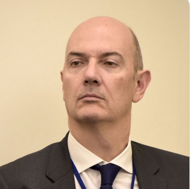 dreslincourt's tweet image. Assemblage de Tocards, de corrompus et de traîtres. 
Un cru macroniais !
Ministre du logement Jeanbrun : détournements de fonds publics, prise illégale d&apos;intérêts et  favoritisme.
Ministre de la santé Rist : 22 000 euros d&apos;avantages des laboratoires pharmaceutiques entre 2012 et…