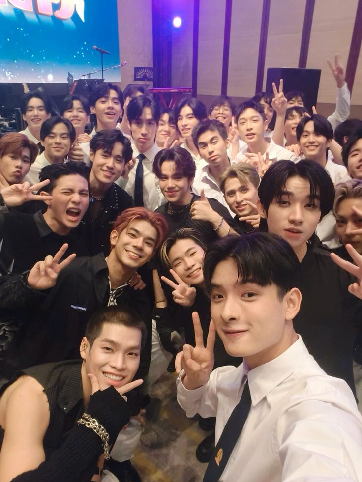 icechereamm's tweet photo. waittt what? where was this from?? project alpha and 789 survival babies in one frame?!???? https://t.co/Flw8M2S5wa