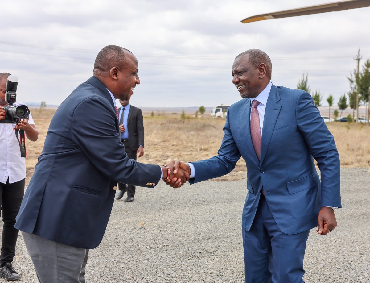 county017's tweet photo. Governor @GvnMutula welcomes President @WilliamsRuto and other national leaders for the official launch of Phase One of the Konza City projects.
Makueni County takes pride in witnessing the continued growth and development of Konza Technopolis. #konzacity https://t.co/6bXWf6Htc6