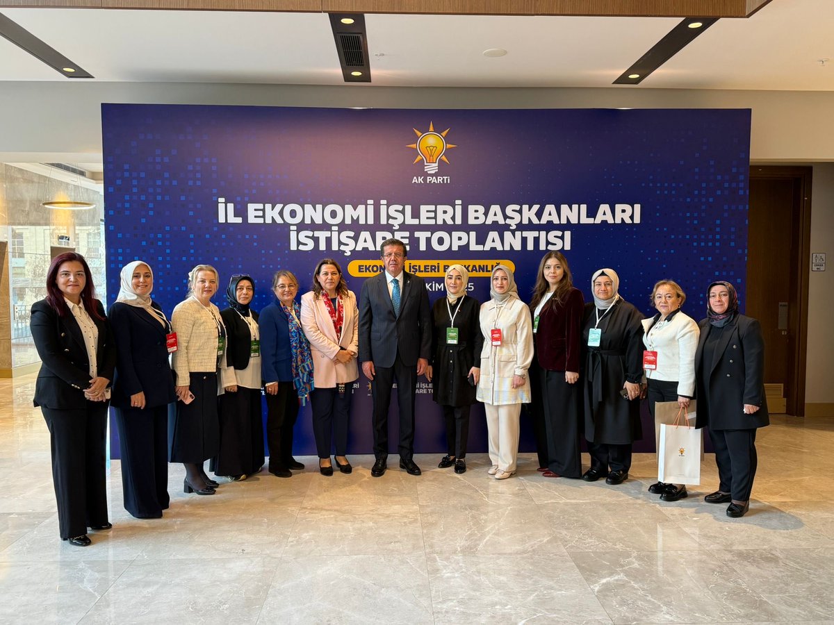 📍 AK Parti Genel Merkezi

81 ilimizin Ana Kademe, Kadın ve Gençlik Kolları Ekonomi İşleri Başkanlarımızın katılımıyla,
AK Parti Genel Merkez Ekonomi İşleri Başkanlığımız tarafından
“İl Ekonomi İşleri Başkanları İstişare Toplantısı”nı gerçekleştiriyoruz. 🇹🇷

Ekonomiyle ilgili