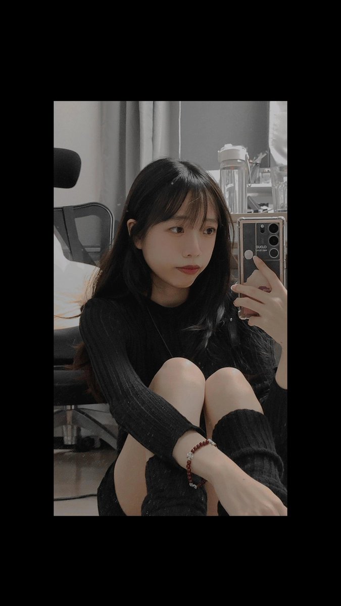 我果然還是適合穿黑色🖤 https://t.co/2W4CxZXrjt