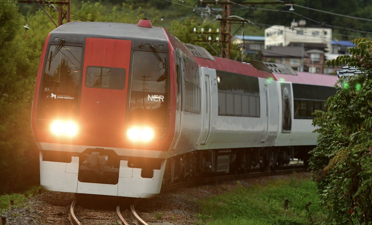 S_pulse_S's tweet image. もう一つ。
旧成田エクスプレスと旧ロマンスカーが活躍する長野電鉄🍎
木造駅舎が多く残っていて味わい深い路線です🛤️

長野電鉄 湯田中〜上条、信濃竹原駅