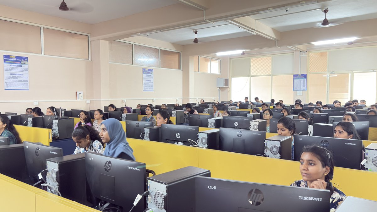 contactpp's tweet photo. We successfully completed our 4th workshop at DKTE Ichalkaranji with an amazing student response. 🙌
Gratitude to DKTE College for the opportunity and to our Campus Connect team, organizers, and volunteers for their incredible effort. 💪 https://t.co/HgS14xLXWT