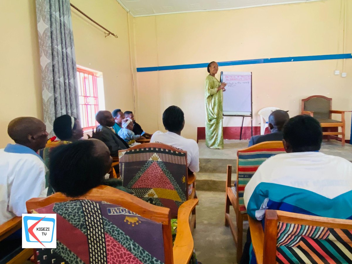 #HappeningNow
Prof. Sarah Ssali, the First Deputy Vice Chancellor of Makerere University and an expert in Gender and Development Studies, is engaging Village Health Teams (VHTs) in Ikumba Sub-county, Rubanda District, in a specialized training aimed at strengthening...