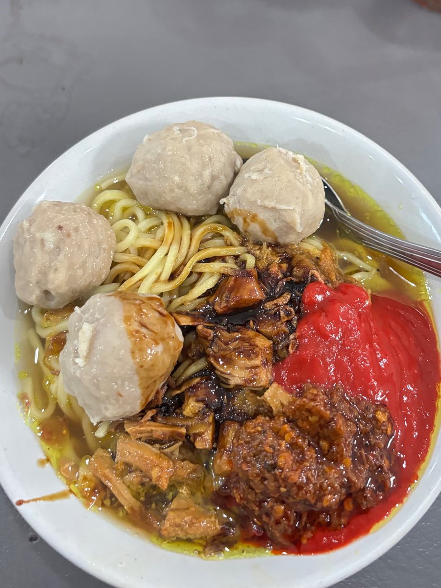 Gfriend26_'s tweet photo. @ayubsr Akan kuhadapi dunia tapi bentar mie ayam dulu https://t.co/N70uqgph0p