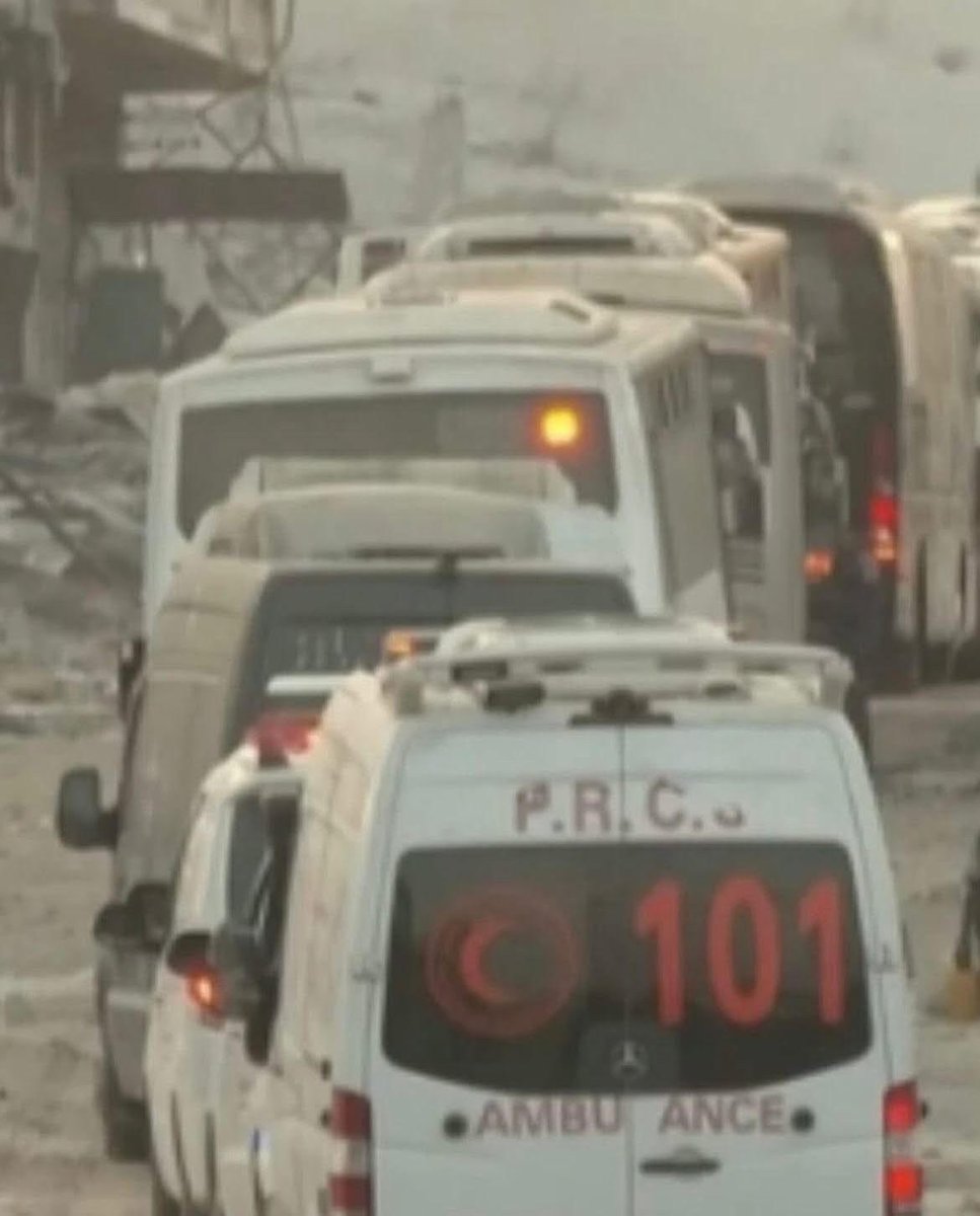 Tornano gli ostaggi, Israele è in una festa grandissima, tacciono le armi a Gaza e festeggiano i gazawi. Oggi deve essere una festa di speranza. il futuro è tutto da costruire, per arrivare un domani, a due Stati per due popoli; lo so è un sogno, e io voglio sognare.