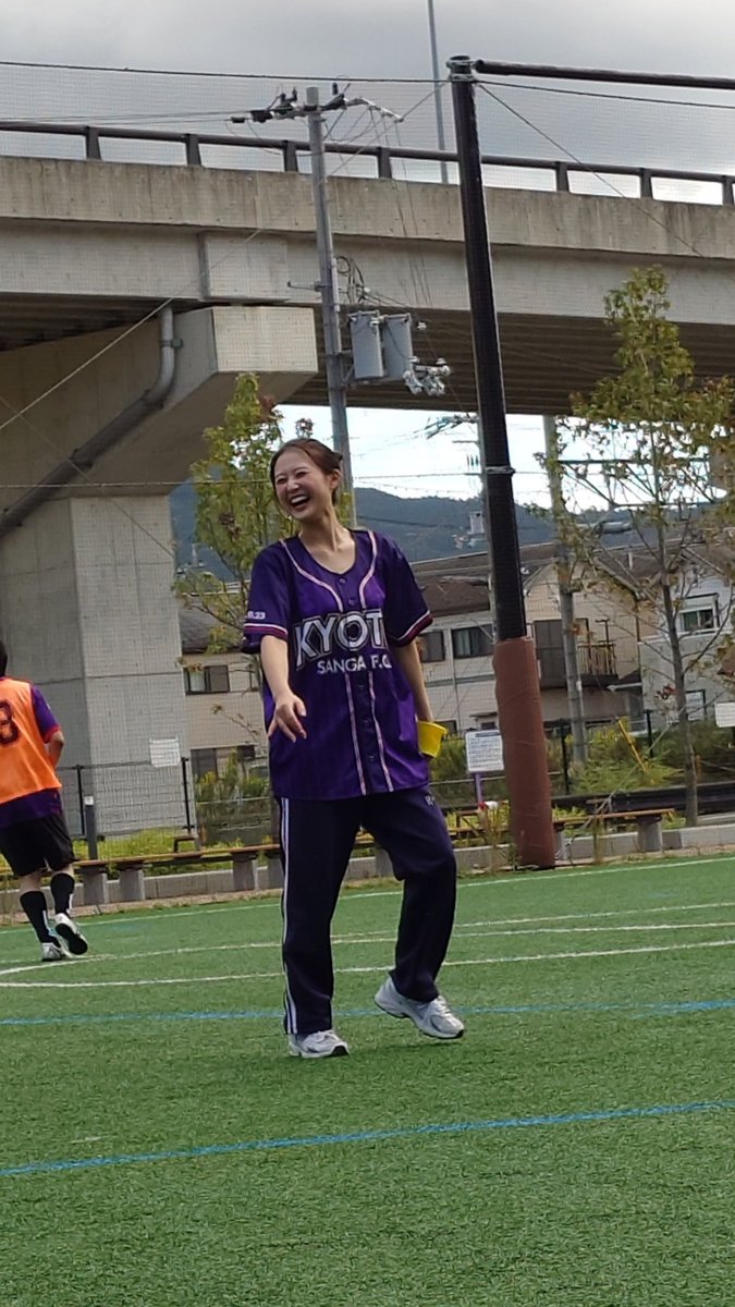午後のサンガサポソサイチのサプライズはサンガキャンパス隊の大西凛ちゃんの参加でした😲
⚽️をすることには慣れて無さそうでしたが、めっちゃ頑張ってプレイをしてはりました😊
　
#サンガキャンパス隊
#大西凛 さん