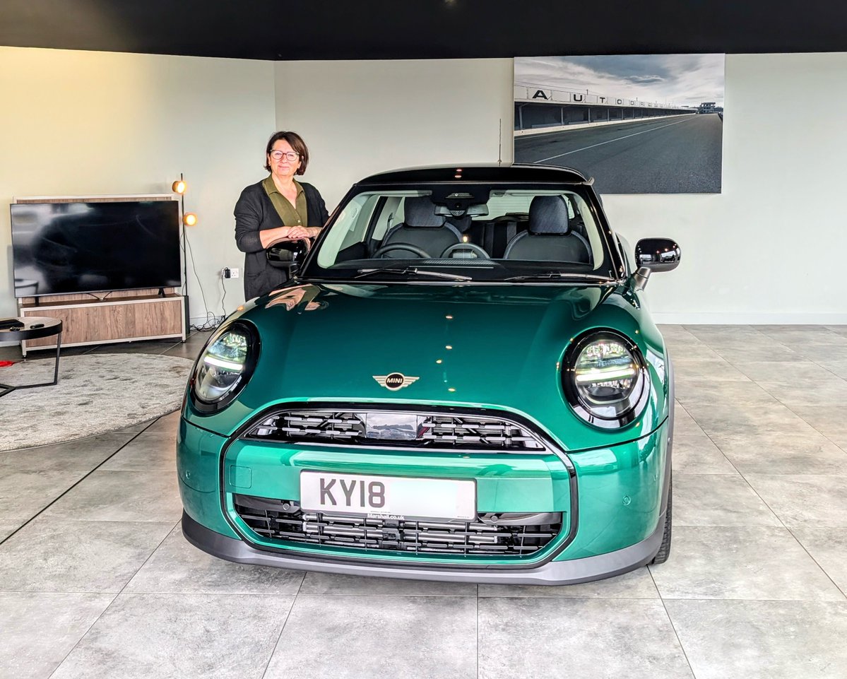 Congratulations to Kim who is returning to collect her brand new MINI Cooper 3 Door in British Racing Green from Jordon at Marshall #MINI #Grimsby.

This will be Kim’s 4th MINI from us and she loves the new models! #marshallmoments