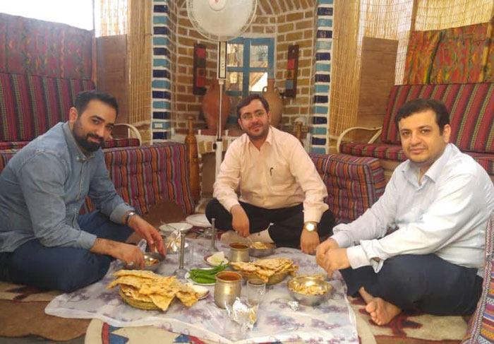 jafarusf's tweet photo. از این جلسه آبگوشتی تا حالا دونفرشون حزب سیاسی تشکیل دادن :) https://t.co/0Xc8SFB8GP