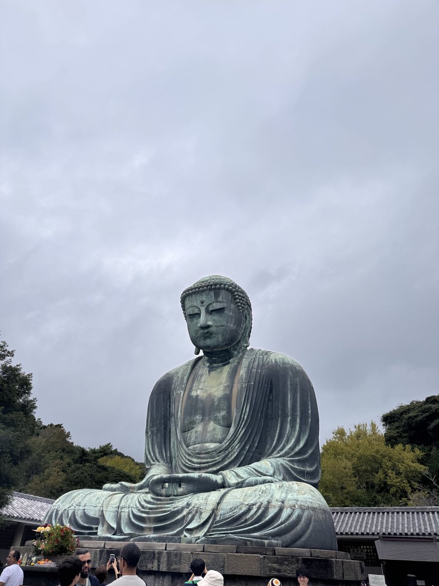 旅行気分味わいたく1泊で鎌倉に行ってきた。結果かなりの旅行気分を味わえた。朝、空いてる江ノ電でノリで江ノ島に行けるのテンション上がった。新幹線とかに乗らずに行ける最強のスポット。息子も終始テンション高く嬉しそうでよかったな。