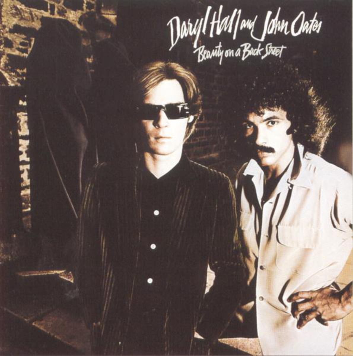ejpf04's tweet photo. @HoffmanEnrique @Mikehomeseller @TiaColita
#Oct13
Efemérides octubre 13 🧵
Álbum del día:
286/365
1977 Hall & Oates • Beauty On A Back Street
Daryl Hall – lead vocals (1–3, 6–8), backing vocals, keyboards, Polymoog synthesizer, guitars, mandolins https://t.co/YVzdN8aYnc