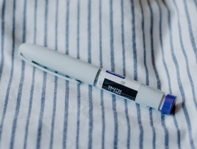 Out on SENS 💉 | APN |

• Aspen received SAHPRA approval for Mounjaro (tirzepatide) as a chronic weight management treatment.
• The therapy, approved for Type 2 diabetes, is now cleared for weight loss use alongside diet &amp; exercise.
• The once-weekly KwikPen multidose injector