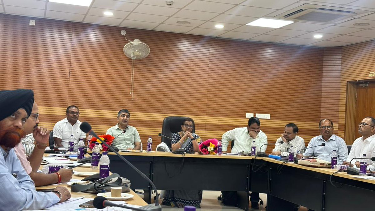 Skill Development and Technical Edn. Department (@sdteodisha) on Twitter photo Comm-cum-Secy, <a href="/SDTEOdisha/">Skill Development and Technical Edn. Department</a> addressed the DFOs of Kendu Leaf Divisions on potential skilling initiatives within the Kendu Leaf Divisions. Meeting was chaired by Smt. Uma Nanduri, PCCF (KL), Odisha.
<a href="/ForestDeptt/">Odisha Forest, Env. and Climate Change Department</a> Comm-cum-Secy, <a href="/SDTEOdisha/">Skill Development and Technical Edn. Department</a> addressed the DFOs of Kendu Leaf Divisions on potential skilling initiatives within the Kendu Leaf Divisions. Meeting was chaired by Smt. Uma Nanduri, PCCF (KL), Odisha.
<a href="/ForestDeptt/">Odisha Forest, Env. and Climate Change Department</a>