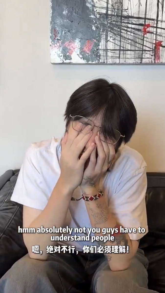 손 봐
왤케예뻐 제형잉