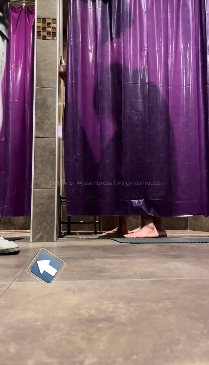 creator818's tweet photo. Got caught in the Nittany Mall Planet Fitness 🏋️ messing around in the gym shower with @sigmashredzz 🫣. https://t.co/Ba47vHqUuH