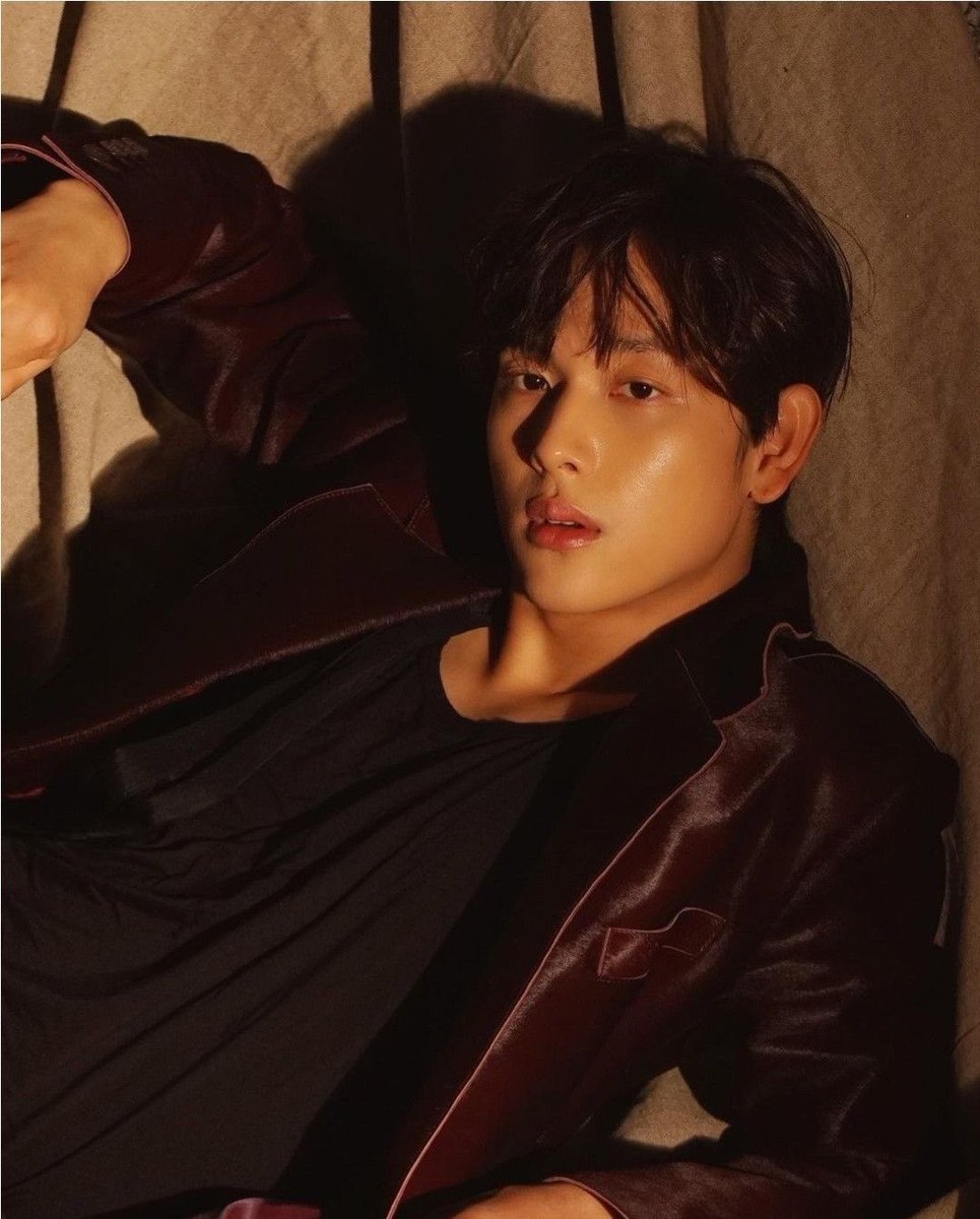 kchartsmaster's tweet image. SM Entertainment announces Im Siwan is preparing to release his first solo album.

m.entertain.naver.com/home/article/1…
