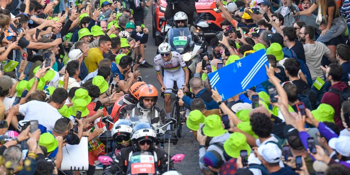 EUROTRASH: Was Tadej’s 2025 the Best Season Ever?: Your cycling news roundup, making the case that Pogačar's 2025 was the best season in *modern* cycling history — while covering a slate of autumnal European races, Derek Gee's departure from IPT, Majka's… dlvr.it/TNdx5f