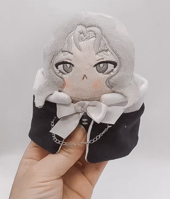 Here is an update for Alucards mini plushie ಥ‿ಥ ♡ // There are minor changes needed to be made but overall it’s so adorable!! 
I will open pre-orders the moment I receive the new updated version ❤️‍🔥
