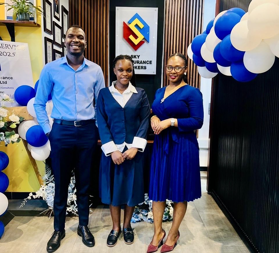 It’s a little touch of blue at the office for #CustomerServiceMonth 💙