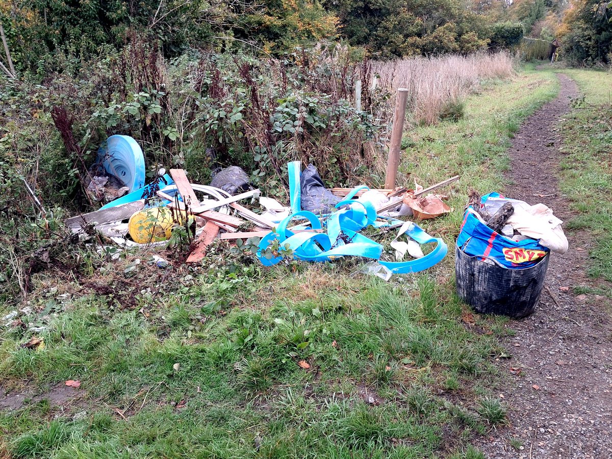 BucksFlyTipping's tweet photo. Three piles renovation waste reported dumped over the weekend at Booker Common, #HighWycombe
Inspected, photographed and now #underinvestigation based on evidence found at scene
Clearance planned
#SCRAPflytipping https://t.co/DbOMKUHfe2