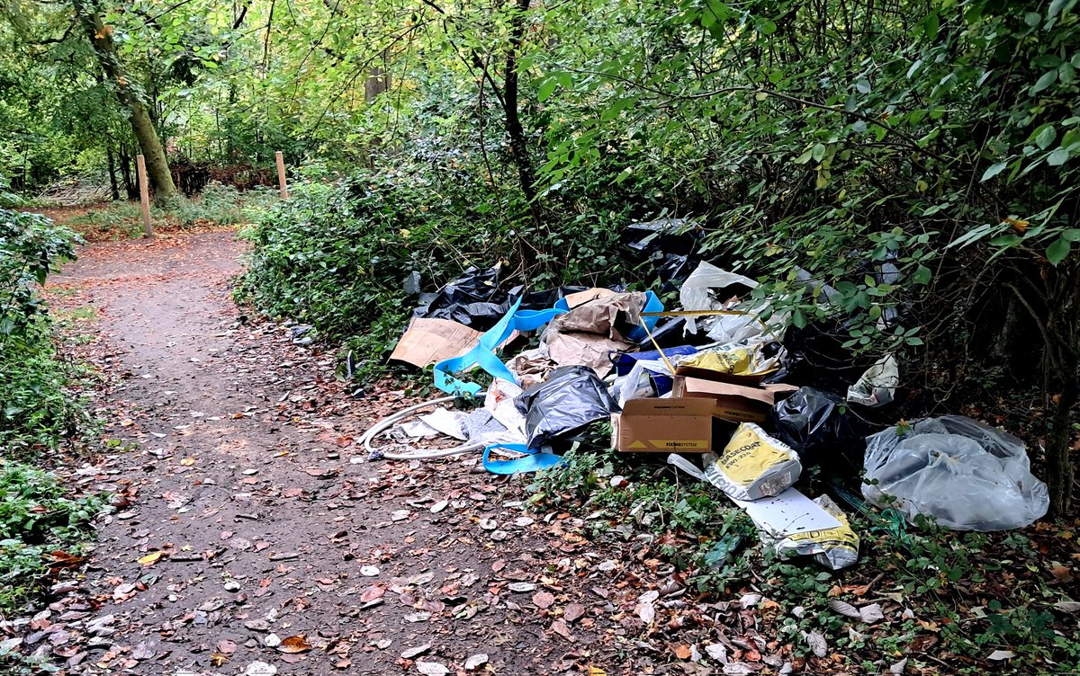 BucksFlyTipping's tweet photo. Three piles renovation waste reported dumped over the weekend at Booker Common, #HighWycombe
Inspected, photographed and now #underinvestigation based on evidence found at scene
Clearance planned
#SCRAPflytipping https://t.co/DbOMKUHfe2