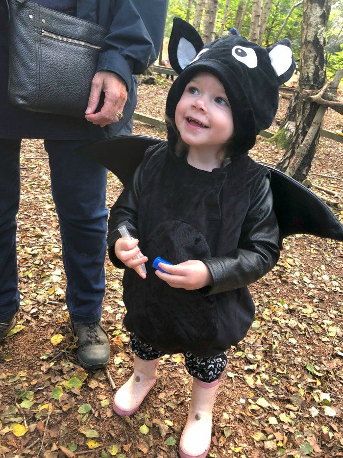 🎃We’ll be doing a Halloween themed craft in the last Black Park Forest School sessions before half-term this week. Older ones can have a go at sawing and drilling discs as we all make a pumpkin disc to take home! Thursday tickets still available:
eventbrite.co.uk/e/families-go-…
